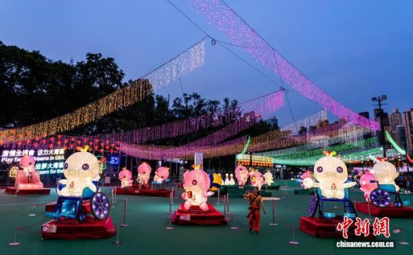 驰盈优配 香港中秋活动接连上演 市民沉浸式度佳节